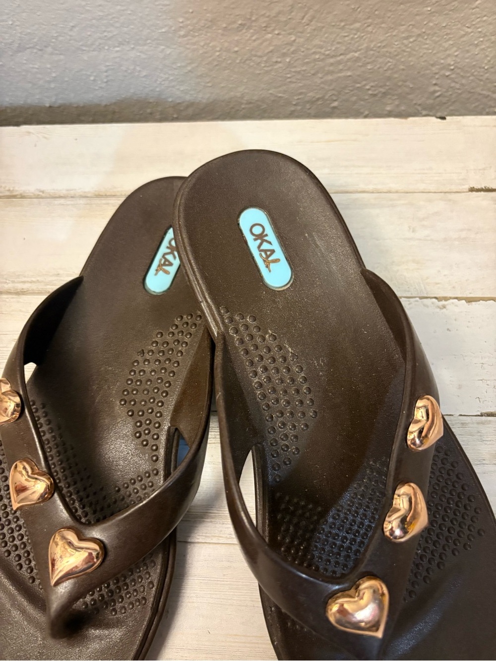 OKA b. Brown Flip Flop Sandals with Gold Heart Accents - Picture 2 of 4